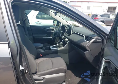 2025 Toyota Rav4 Le z USA, uszkodzony, nr VIN 2T3H1RFV4SW367487